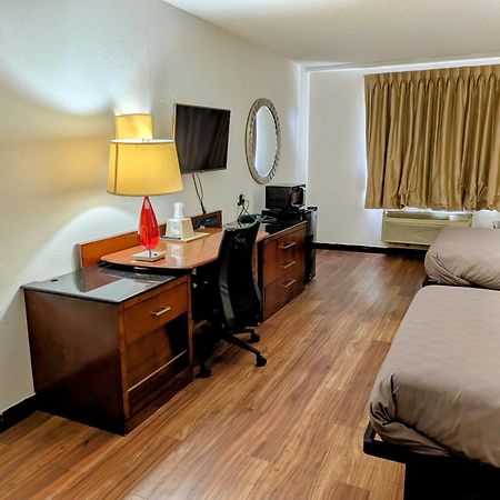 Travelodge By Wyndham Forsyth Buitenkant foto
