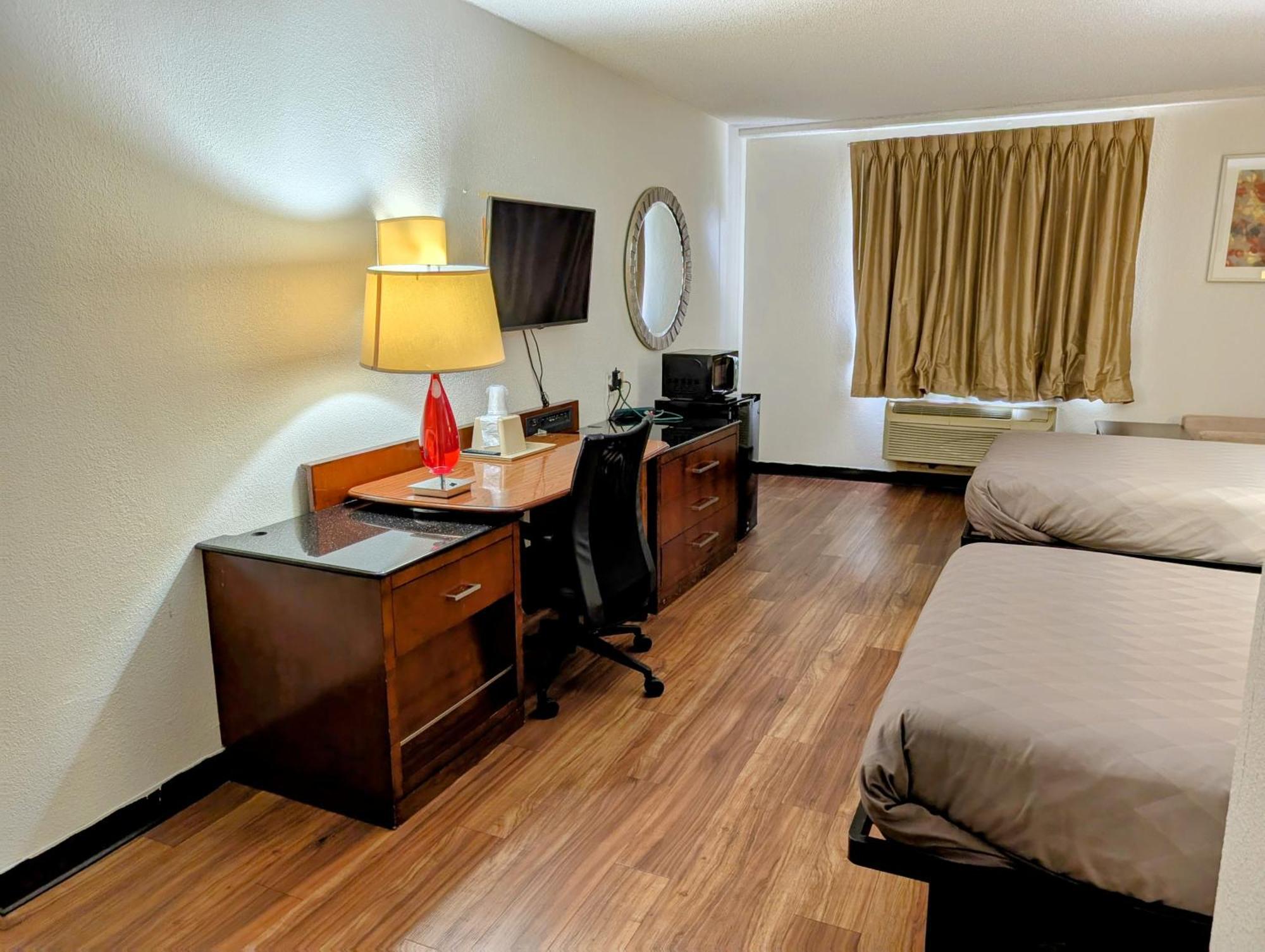 Travelodge By Wyndham Forsyth Buitenkant foto