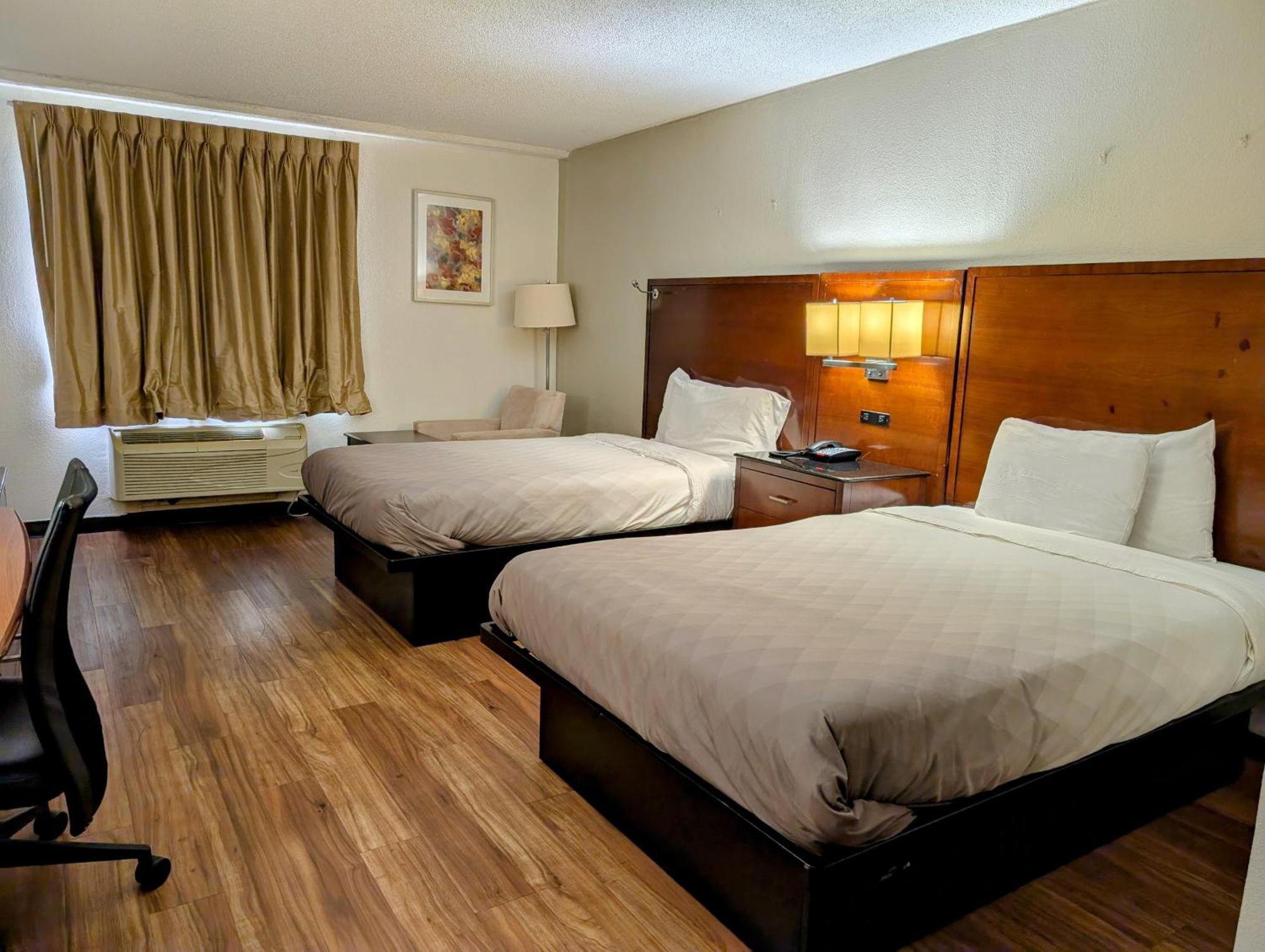 Travelodge By Wyndham Forsyth Buitenkant foto