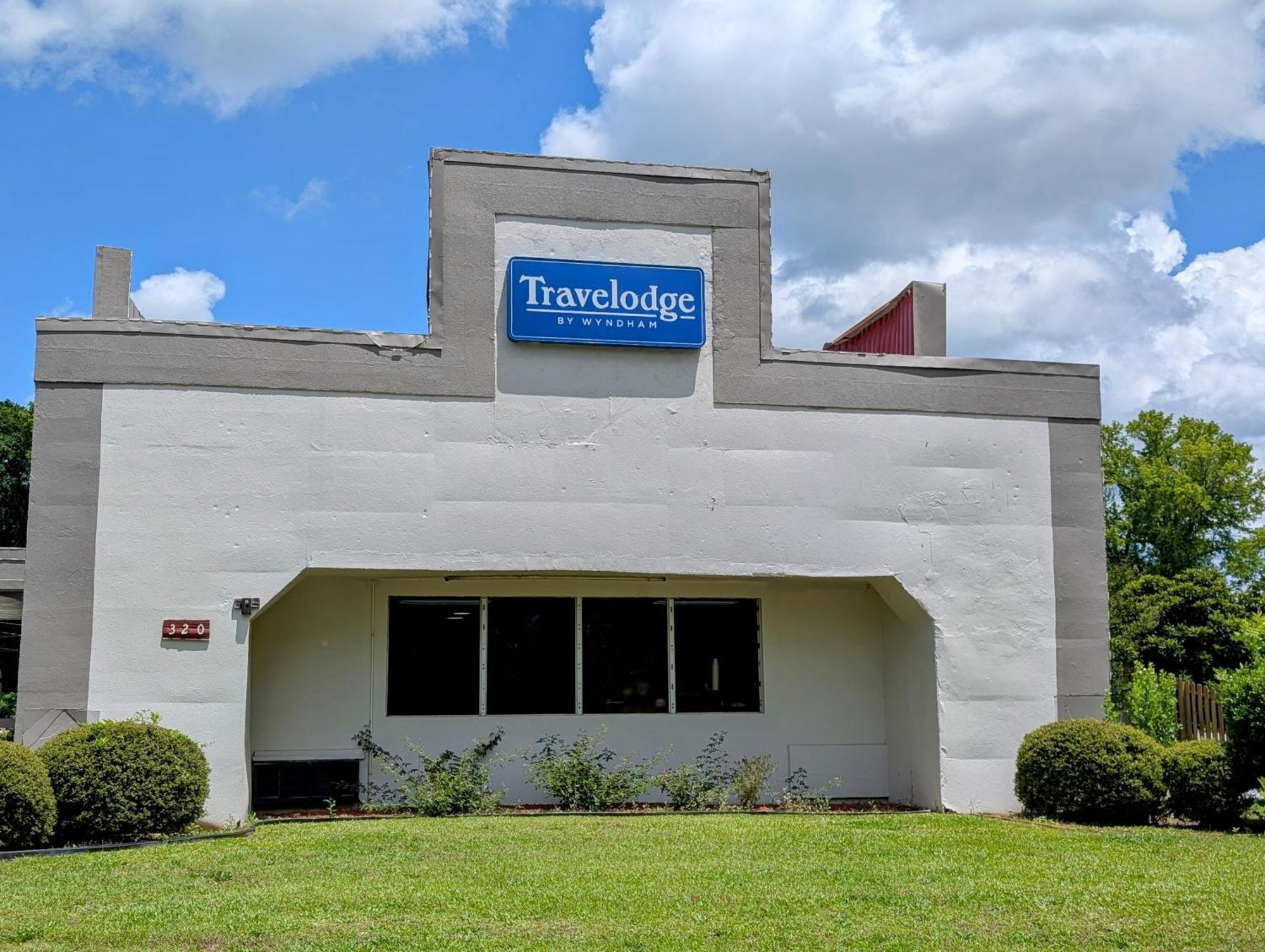 Travelodge By Wyndham Forsyth Buitenkant foto