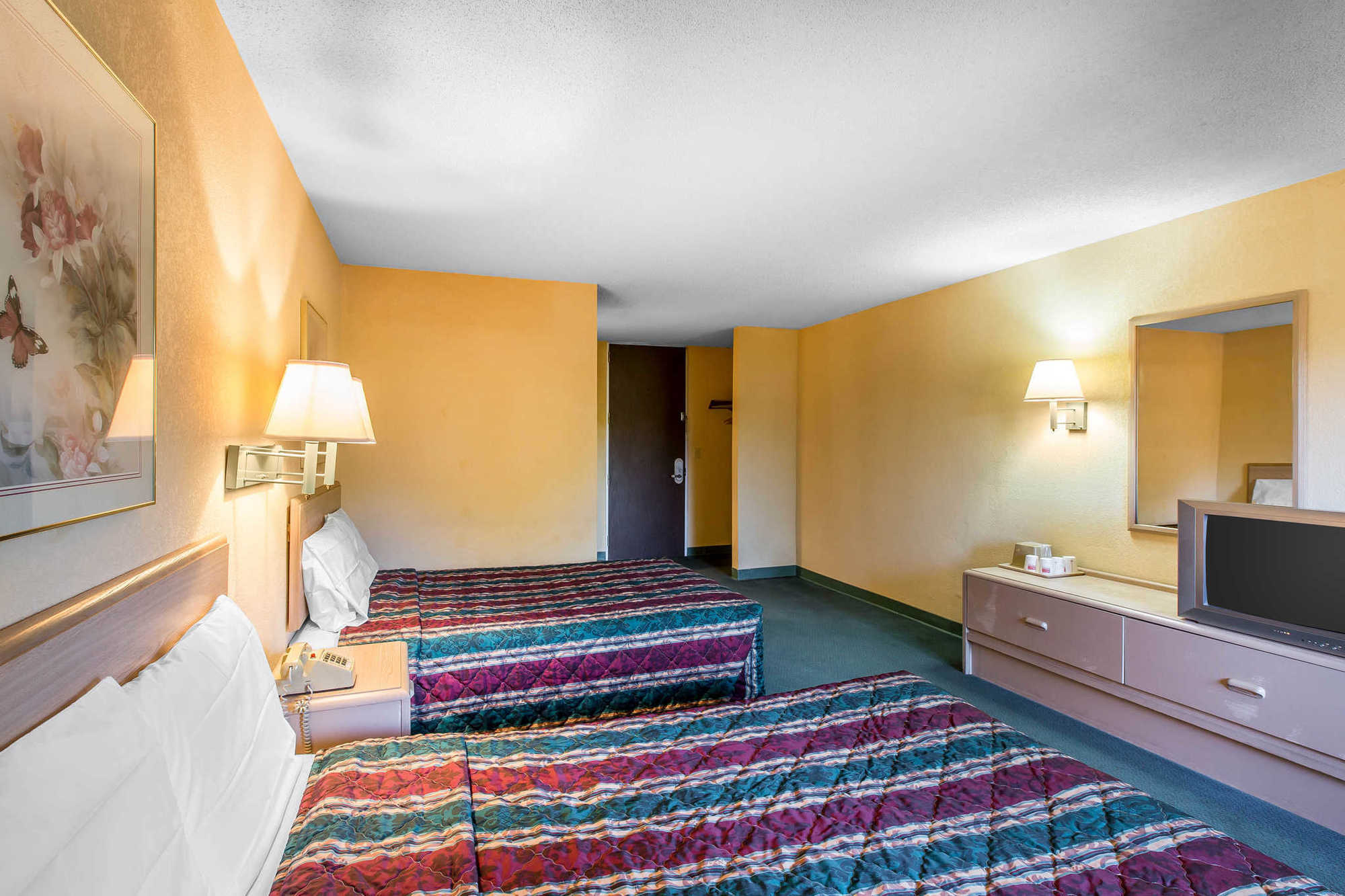 Travelodge By Wyndham Forsyth Kamer foto