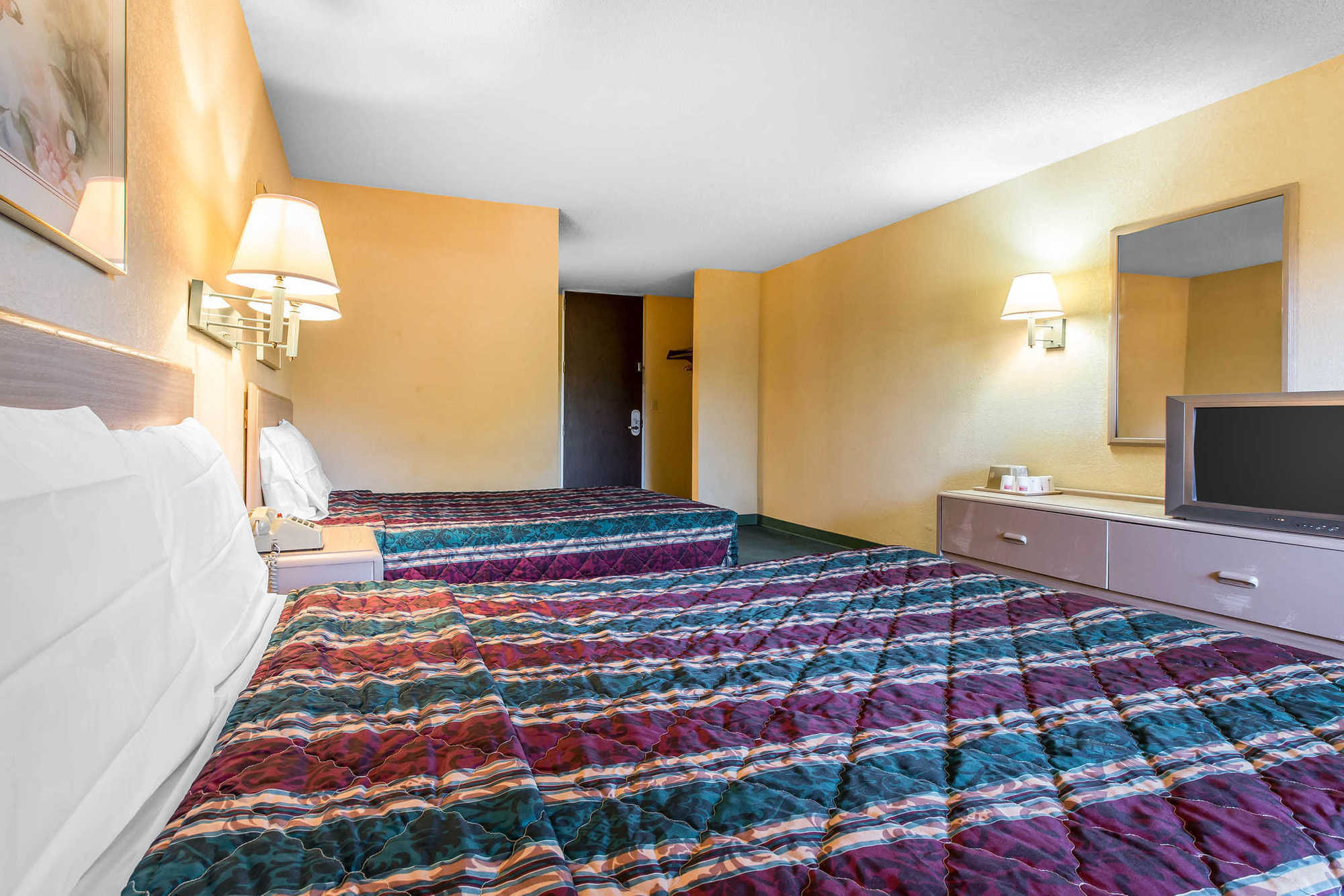 Travelodge By Wyndham Forsyth Kamer foto