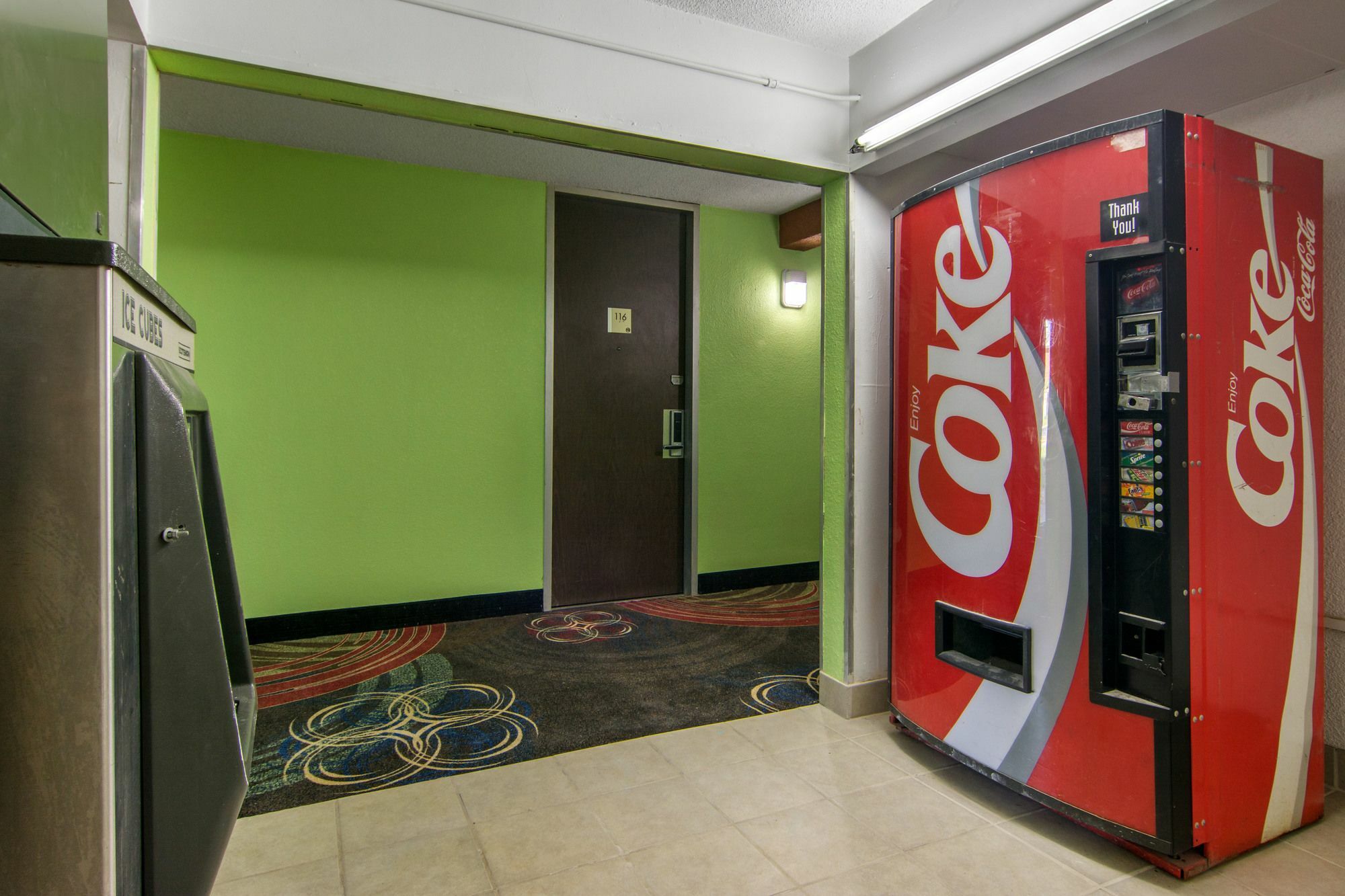Travelodge By Wyndham Forsyth Buitenkant foto